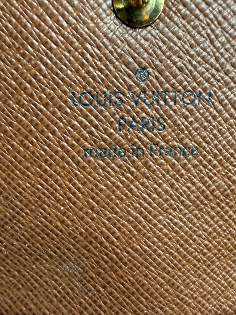 Louis Vuitton Monogram 6 Key Holder - Picture 4 of 15